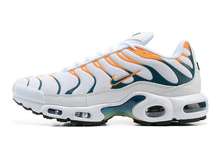 AIR MAX PLUS TN ‘HIKING CARABINE WHITE KUMQUAT MARINA’