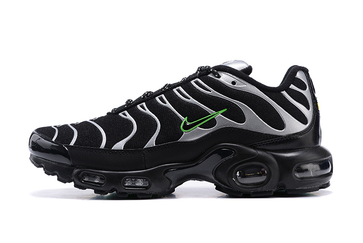 AIR MAX PLUS TN ‘METALLIC STRIKE’