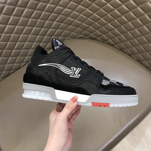 LOUIS VUITTON TRAINER SNEAKERS