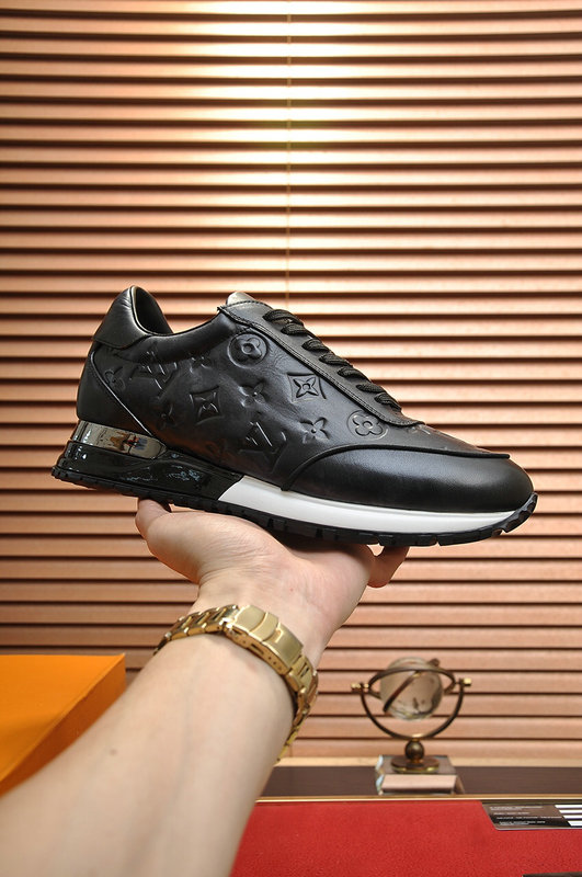 LOUIS VUITTON TRAINER SNEAKERS