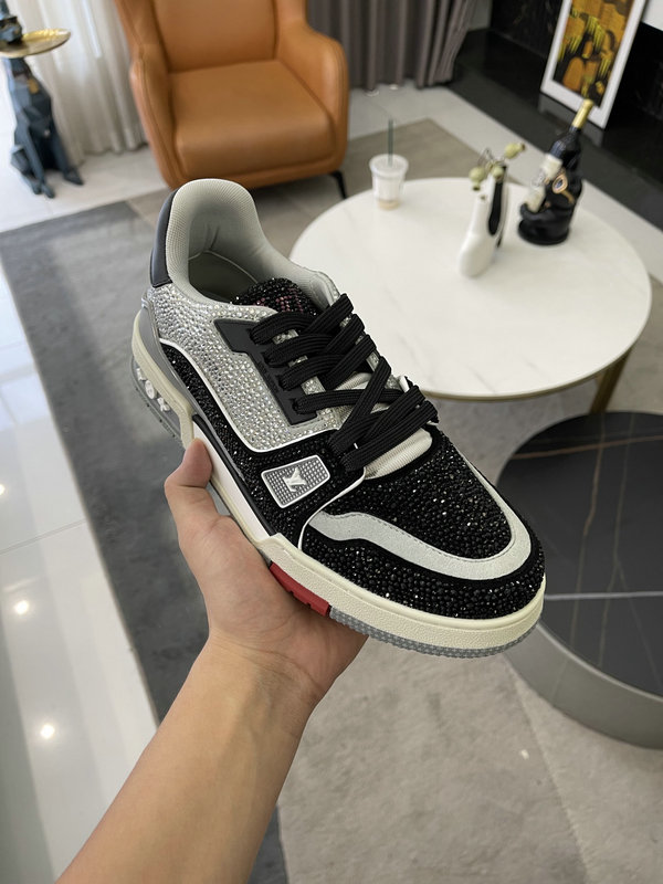 LOUIS VUITTON TRAINER SNEAKERS