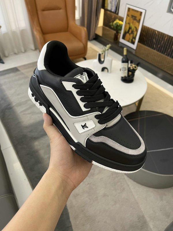 LOUIS VUITTON TRAINER SNEAKERS