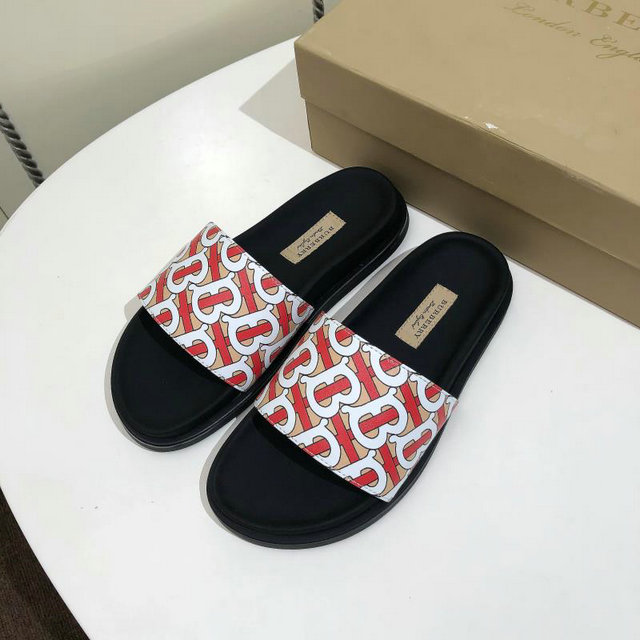 BURBERRY SLIDES