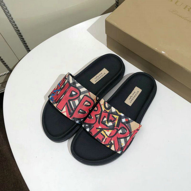 BURBERRY SLIDES