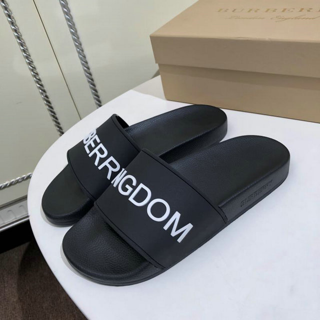 BURBERRY SLIDES