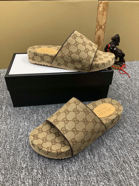 GUCCI SLIDES