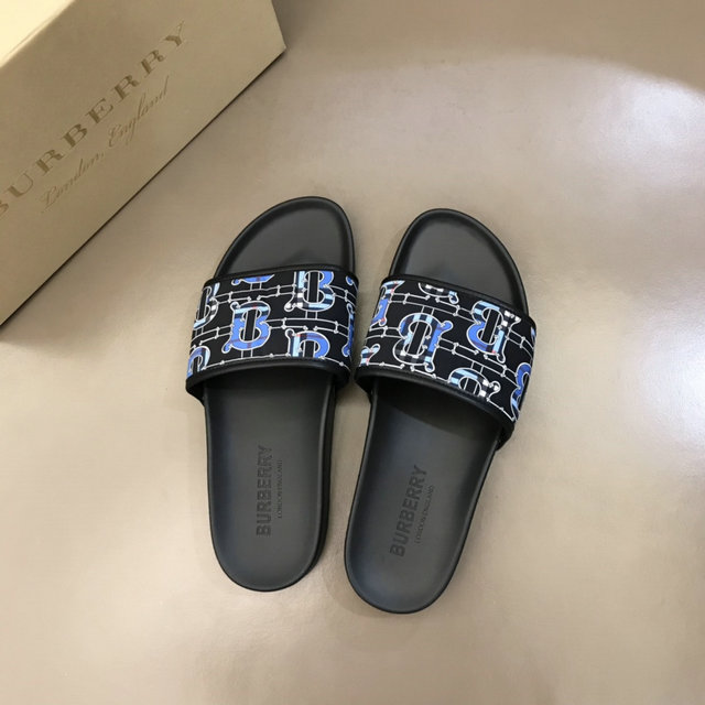 BURBERRY SLIDES