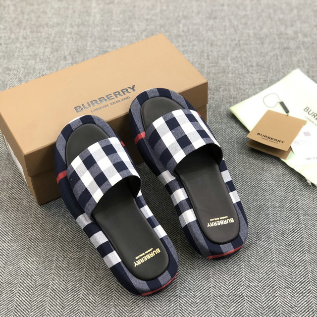 BURBERRY SLIDES