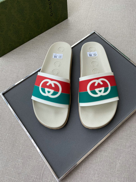 GUCCI SLIDES